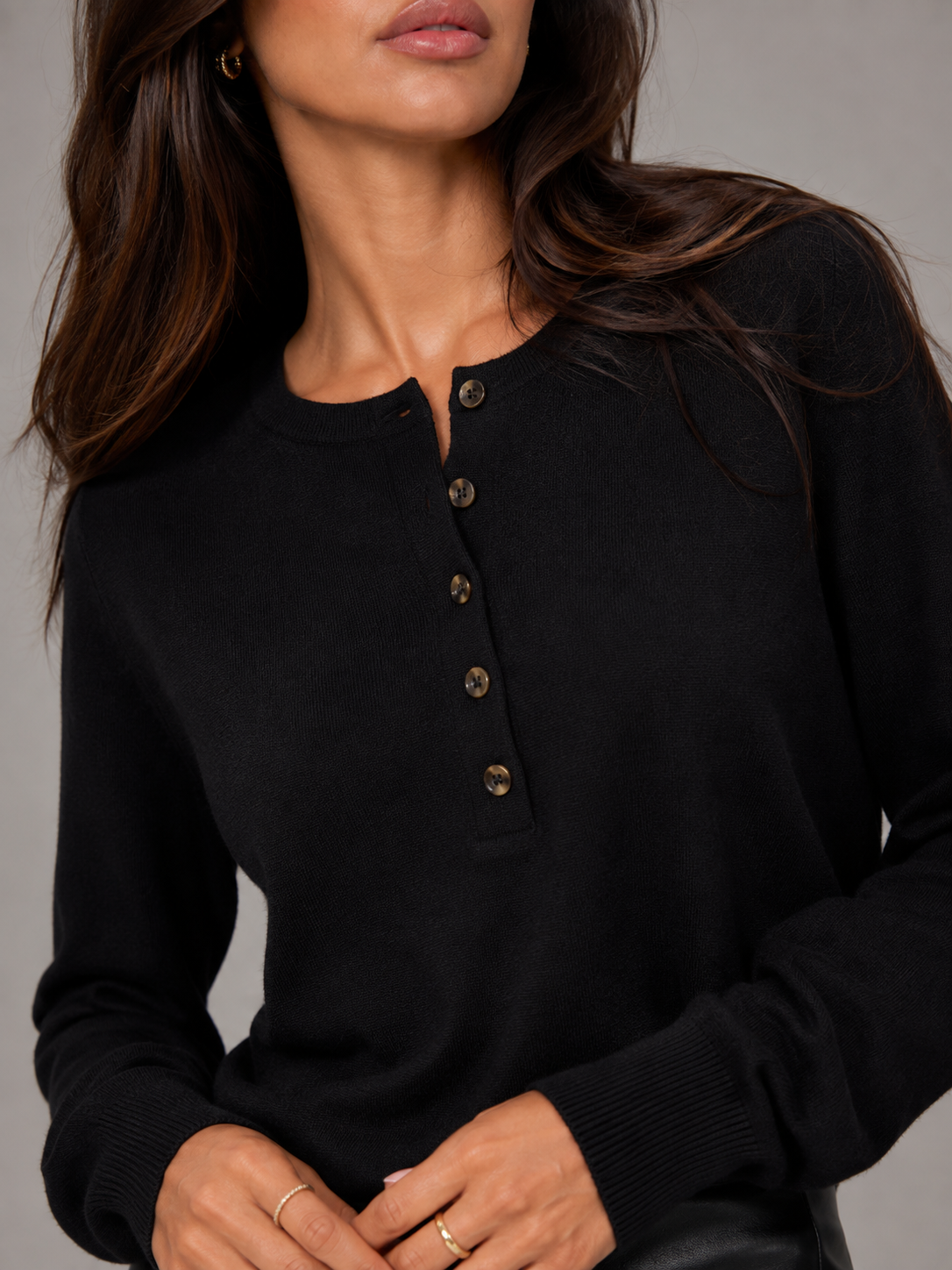 Damski Sweter Henley z Zapięciem na Guziki
