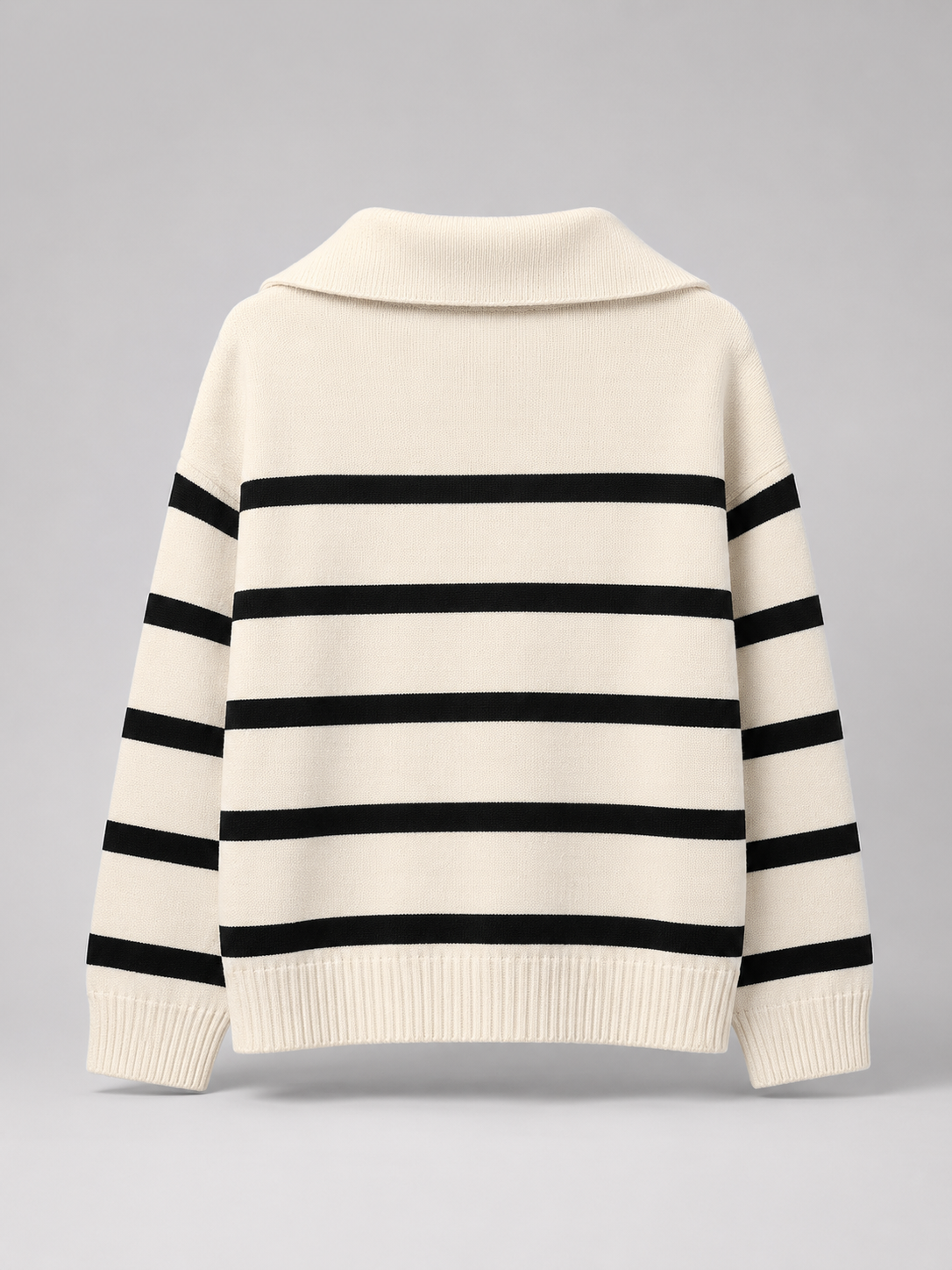 Pasiasty Sweter z Półzamkiem na Jesień