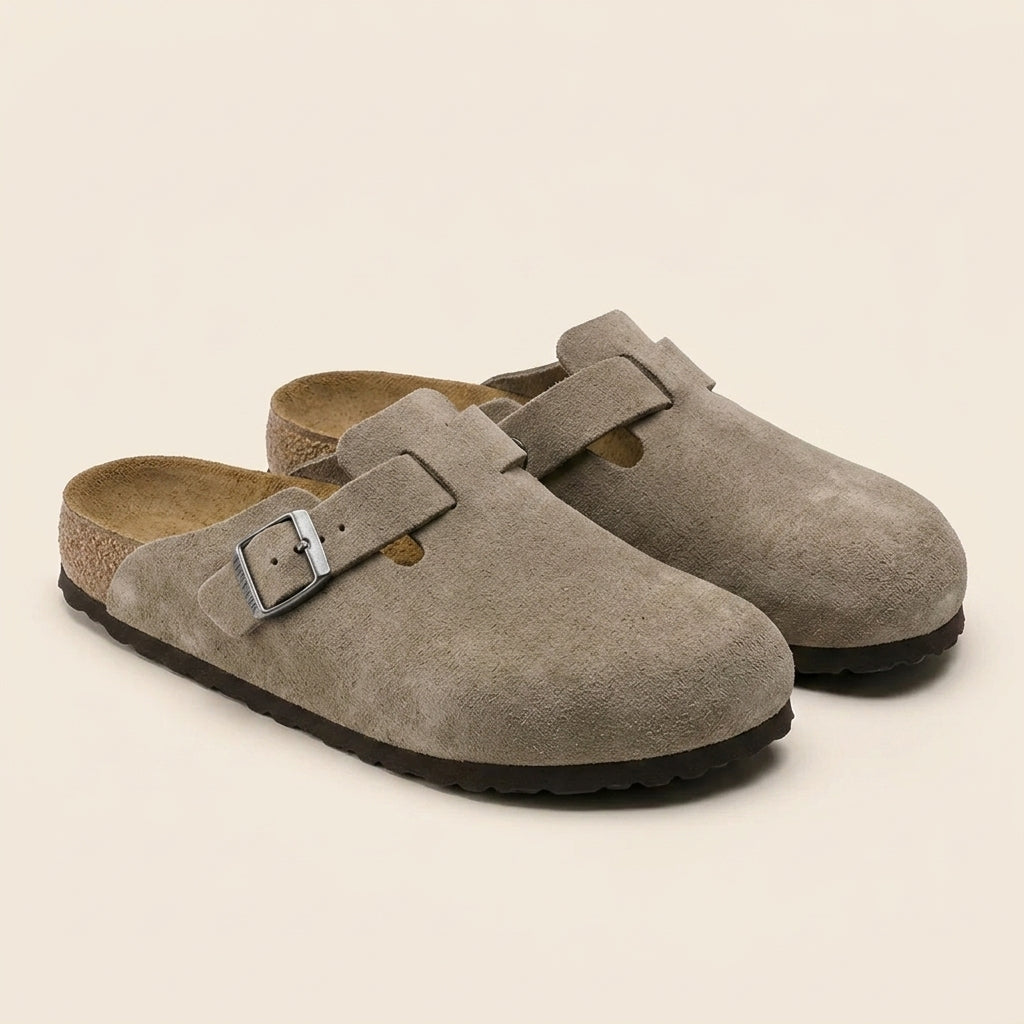 Zamszowe Slip-Ony z Klamrą