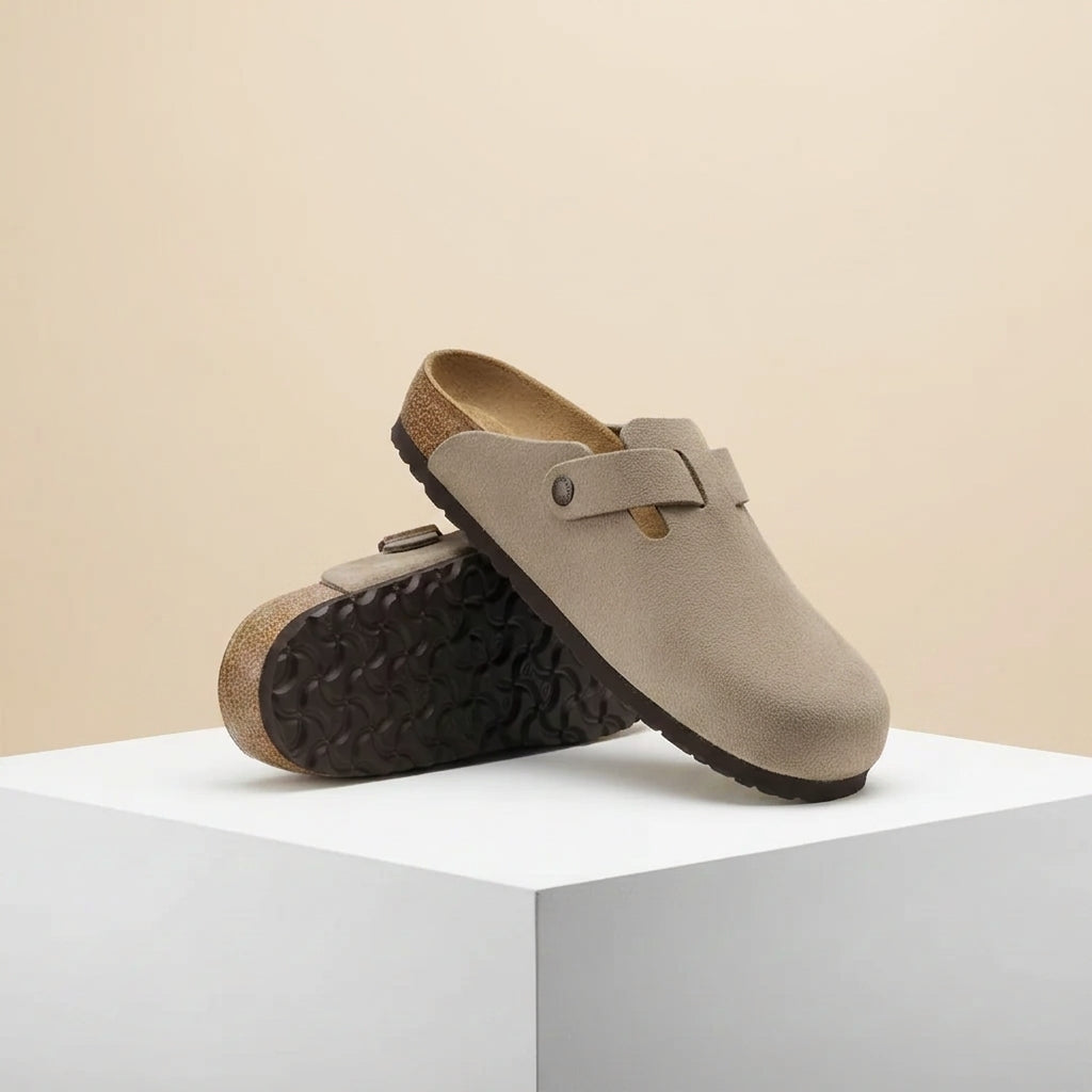 Zamszowe Slip-Ony z Klamrą
